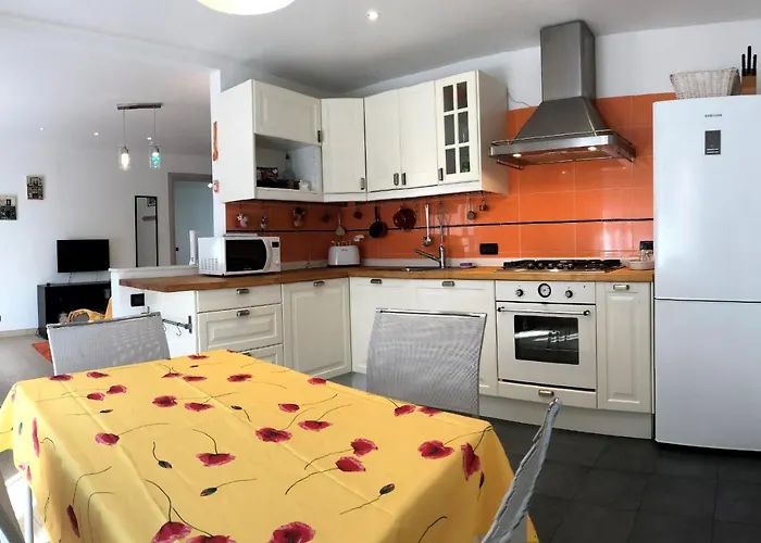 House Claudia By Holiday World